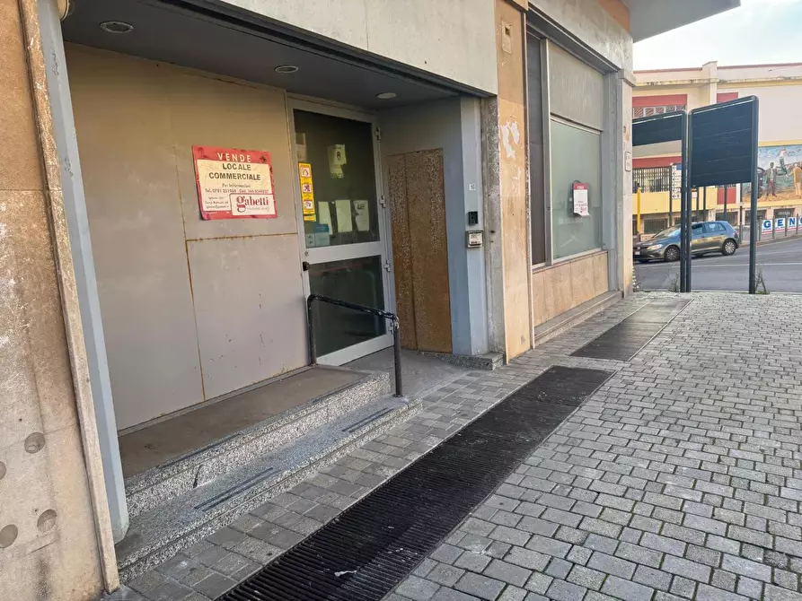 Immagine 1 di Negozio in vendita  in Via Roma, 27 a Iglesias