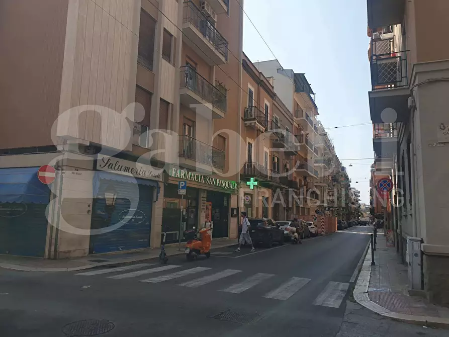 Immagine 9 di Negozio in vendita  in Via DEI MILLE, 131 a Bari