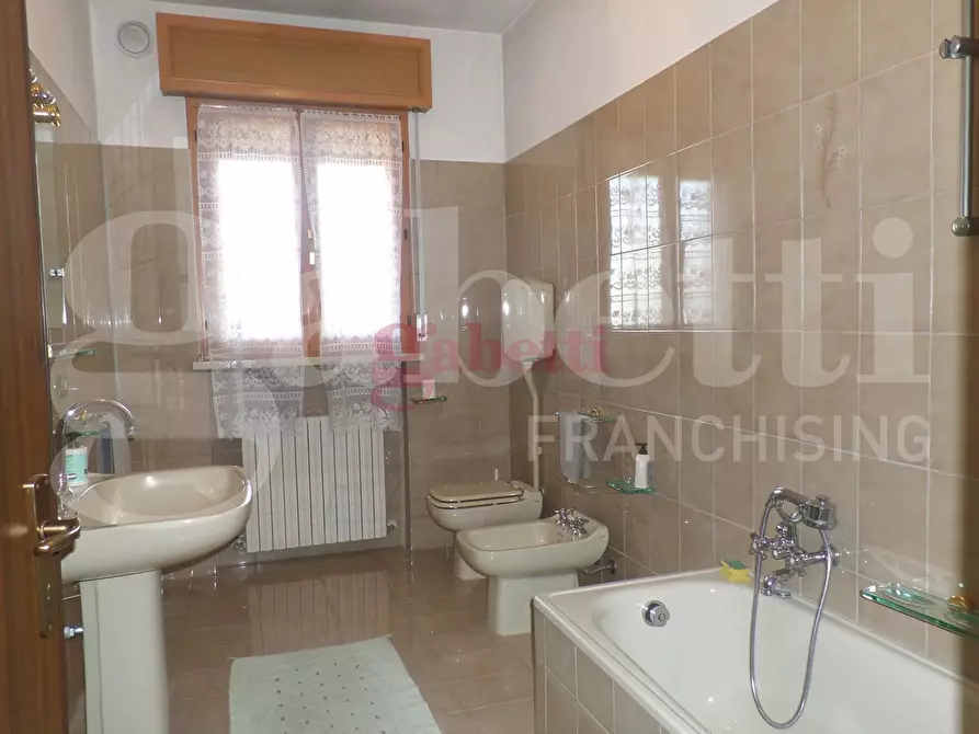 Immagine 18 di Casa bifamiliare in vendita  in Via Cilea, 8 a Bondeno