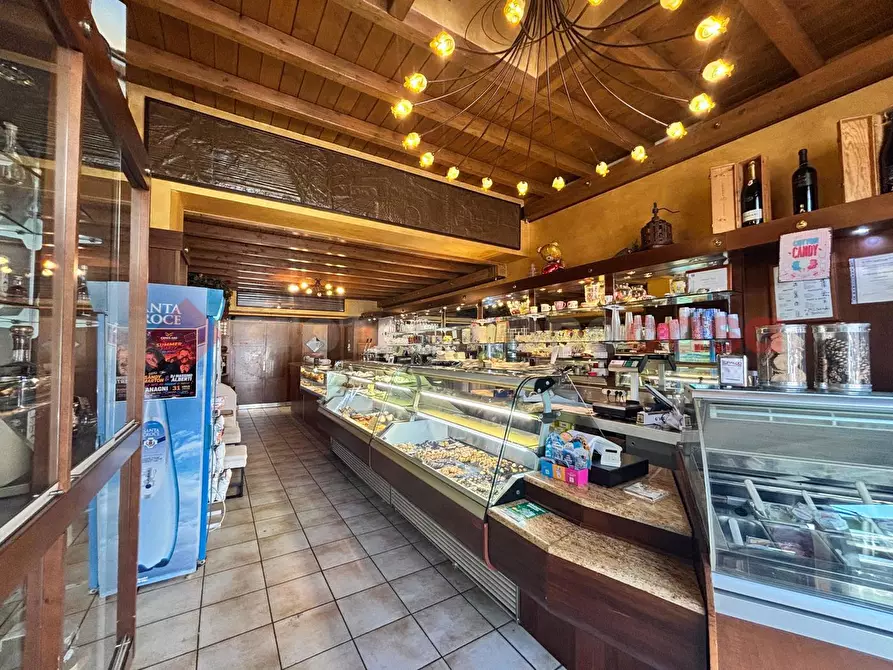 Immagine 4 di Attività commerciale in vendita  in Viale regina margherita, 13 a Anagni