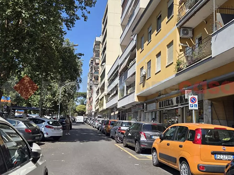 Immagine 18 di Box auto in vendita  in Via Cherso, 26 a Roma
