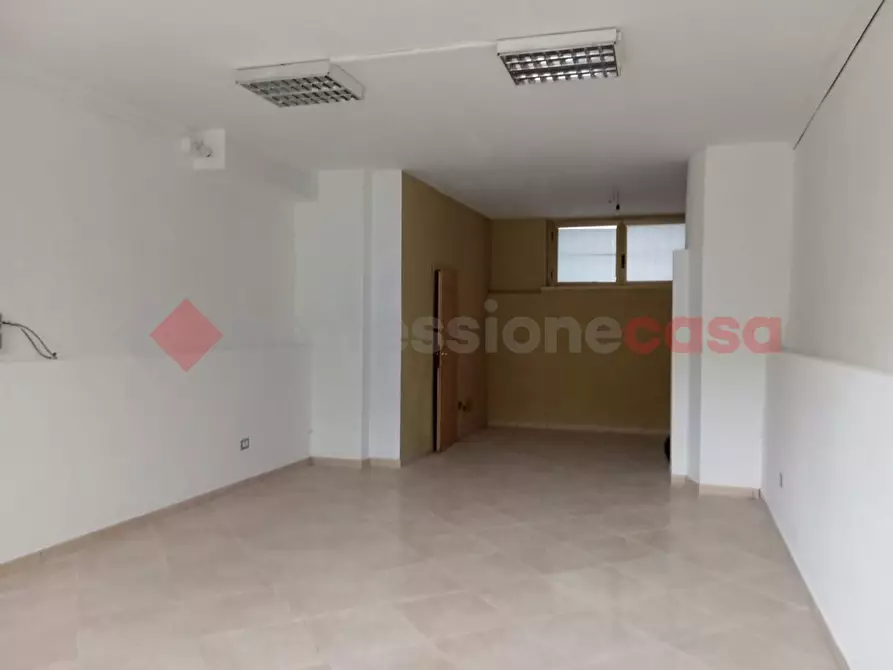 Immagine 3 di Negozio in affitto  in Via Trento e Trieste a Spoleto