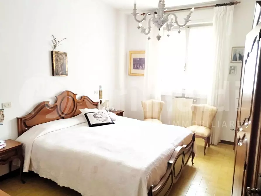 Immagine 10 di Appartamento in vendita  in Via BENEDETTO CROCE, 17 a Massa