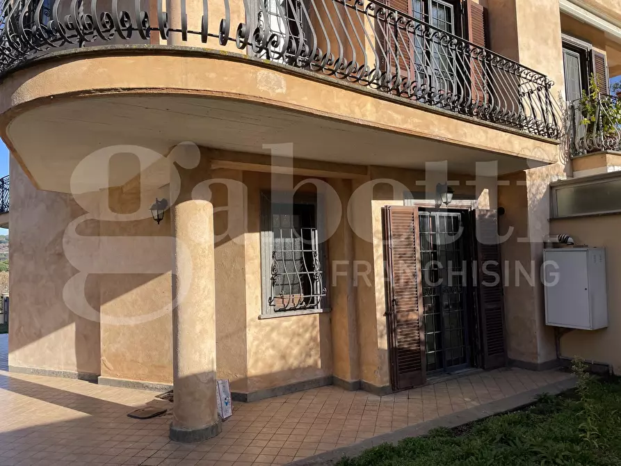Immagine 5 di Casa bifamiliare in vendita  in Via dei Ciclamini, 25 a Rocca Di Papa