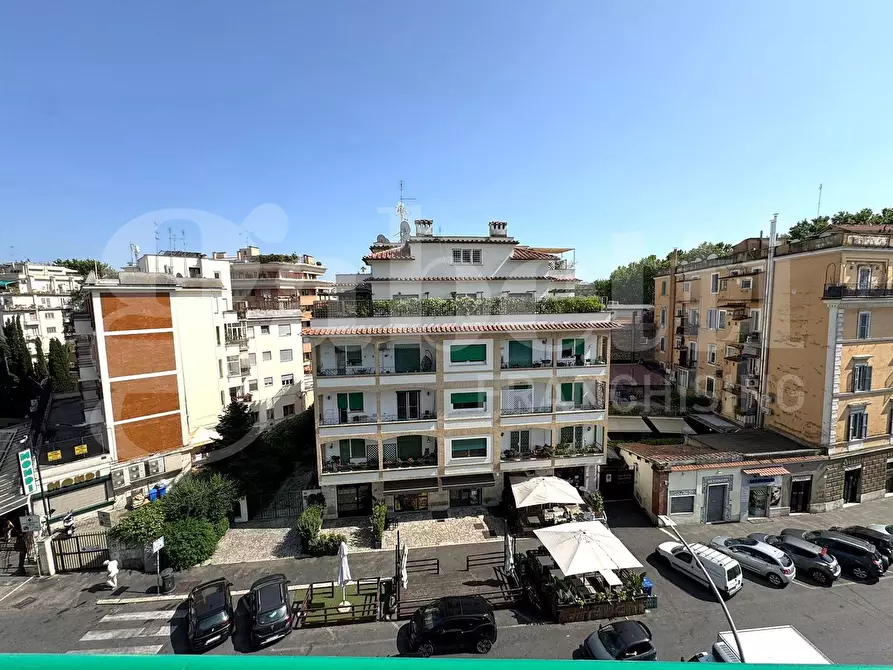 Immagine 24 di Appartamento in vendita  in Via Bolsena a Roma