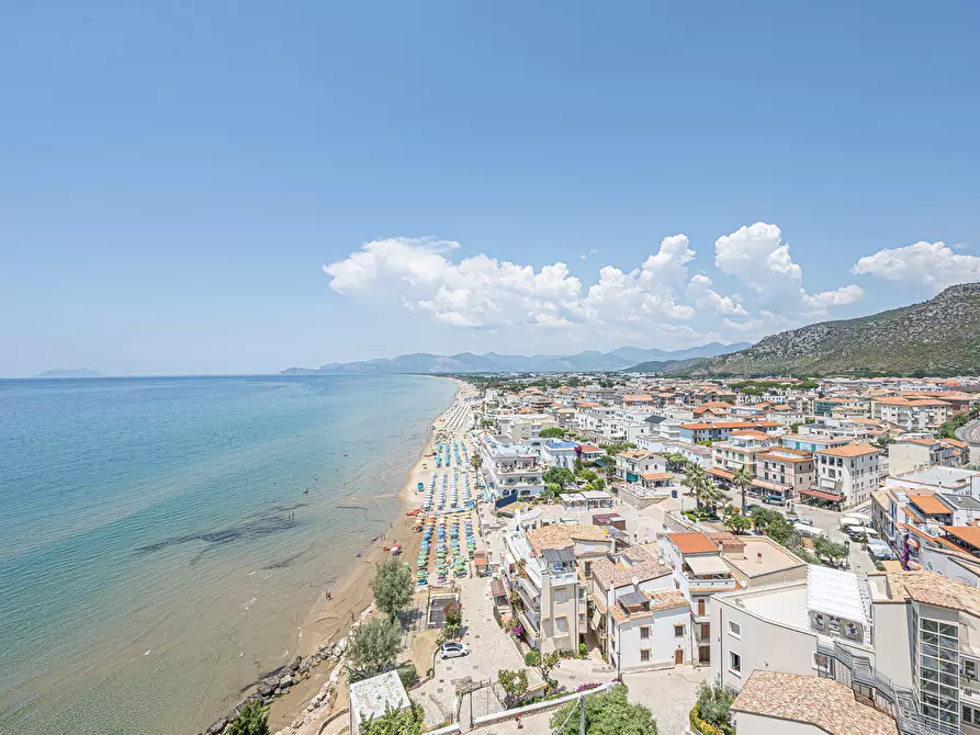 Immagine 34 di Appartamento in vendita  in Via Madonnella, 3 a Sperlonga