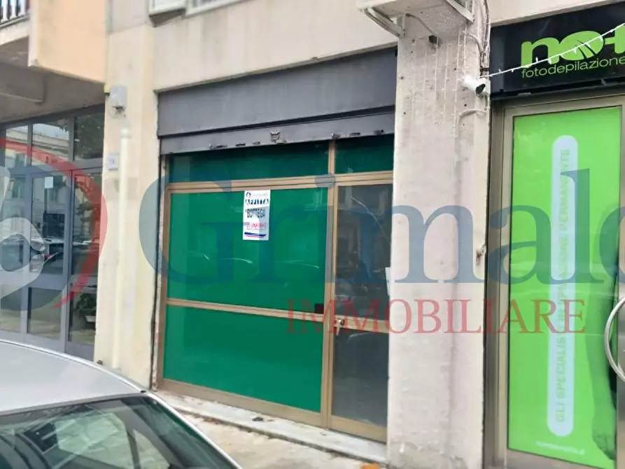 Immagine 1 di Negozio in vendita  in Via Garibaldi, 130 a Messina