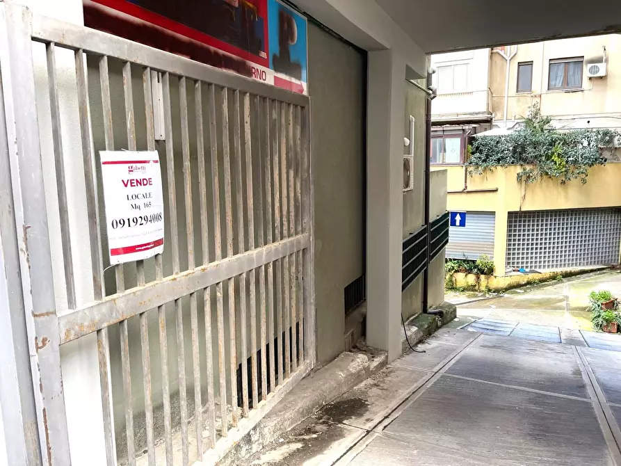 Immagine 6 di Ufficio in vendita  in Via Vann'AntÃ², 8 a Palermo