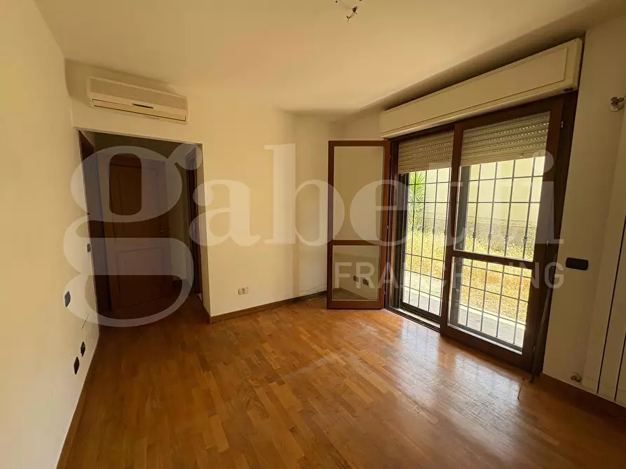 Immagine 12 di Appartamento in vendita  in Via Siligo, 10 a Roma