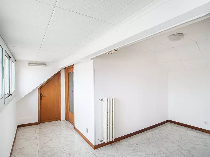 Immagine 30 di Attico in vendita  in Via Capo Palinuro, 24 a Roma