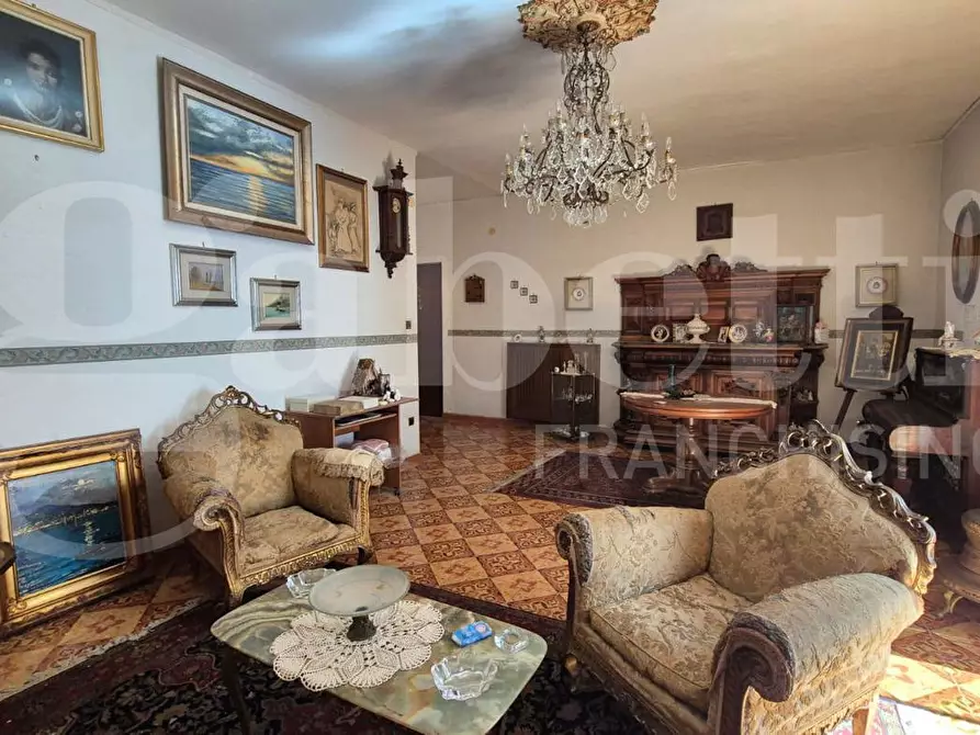 Immagine 11 di Appartamento in vendita  in Corso Umberto I, 68 a Torre Annunziata