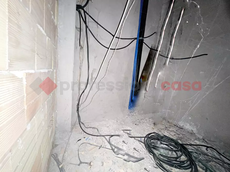 Immagine 15 di Negozio in vendita  in Via Marsicana, 51 a Pescorocchiano