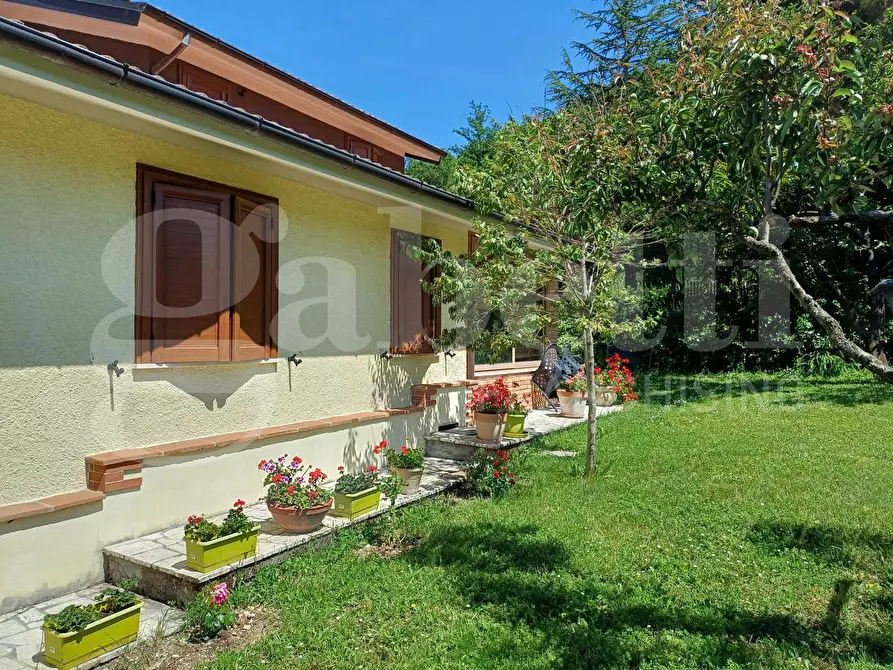 Immagine 6 di Villa in vendita  in Via SAN MARIA DEL MONTE, snc a Borbona