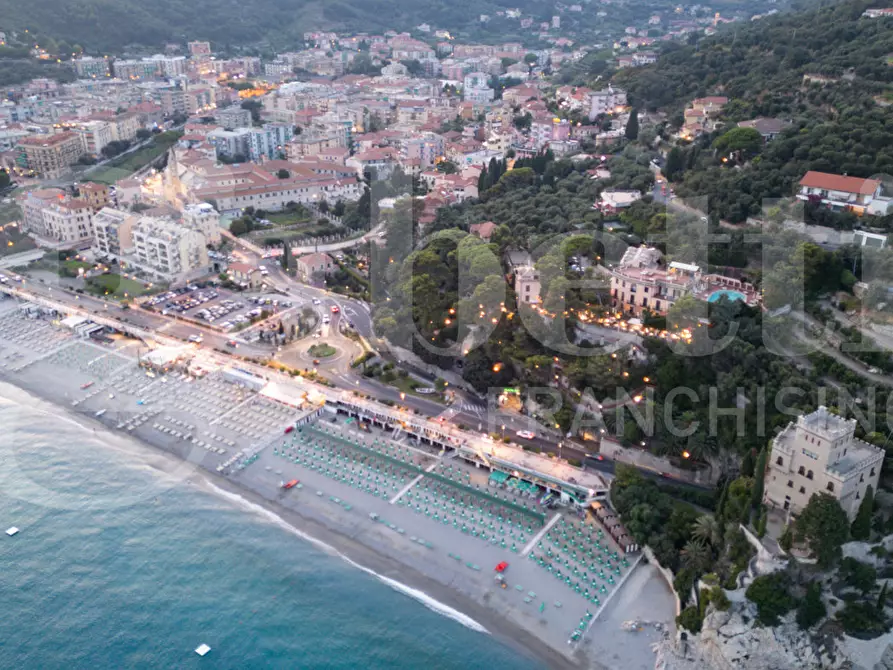 Immagine 12 di Appartamento in vendita  in Via Calvisio a Finale Ligure