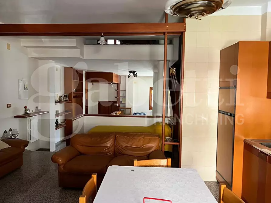 Immagine 4 di Palazzo in vendita  in Via RIMEMBRANZE, 131 a Montemesola