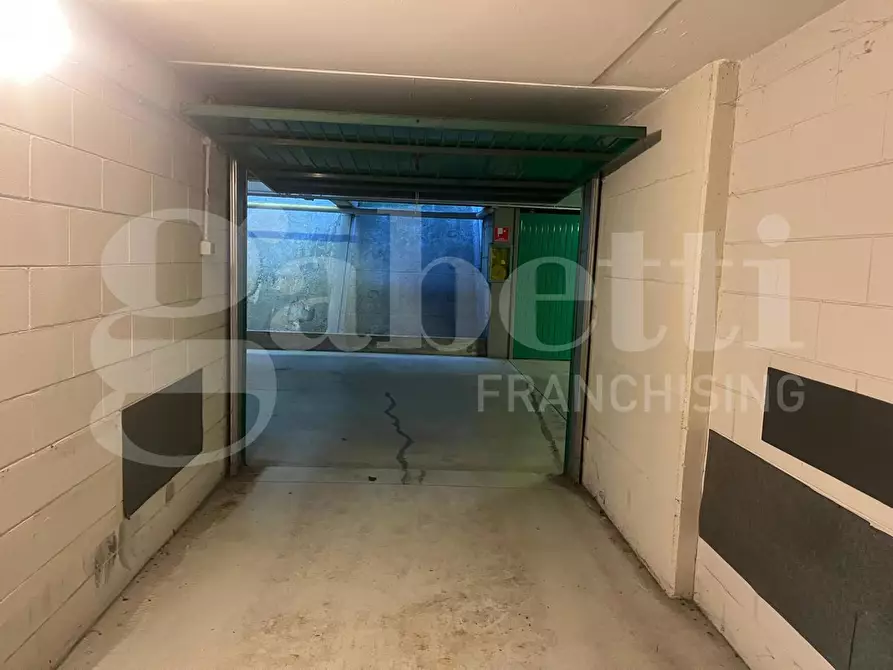 Immagine 6 di Box auto in affitto  in Piazzale ARDUINO, 9 a Milano