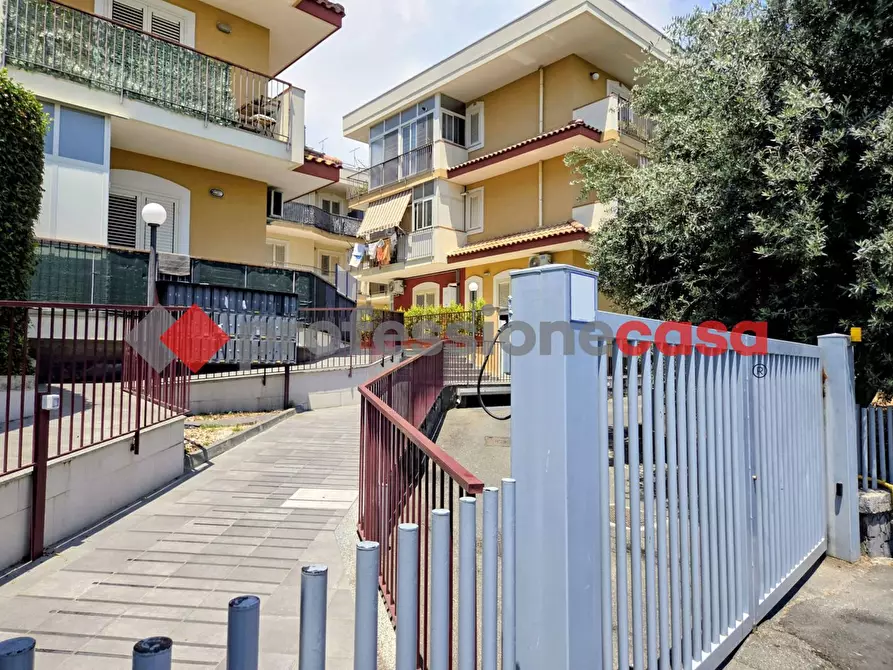 Immagine 1 di Appartamento in vendita  in Via Dottor Antonino Ferlito a Aci Catena