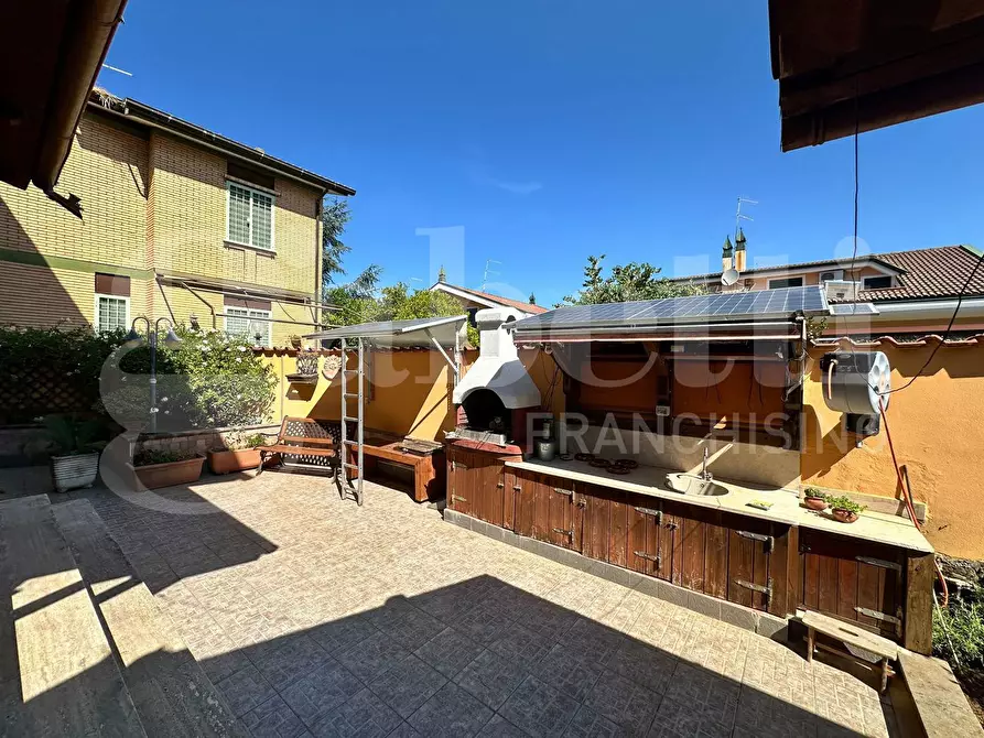 Immagine 9 di Villa in vendita  in Via dora baltea, 105 a Ardea