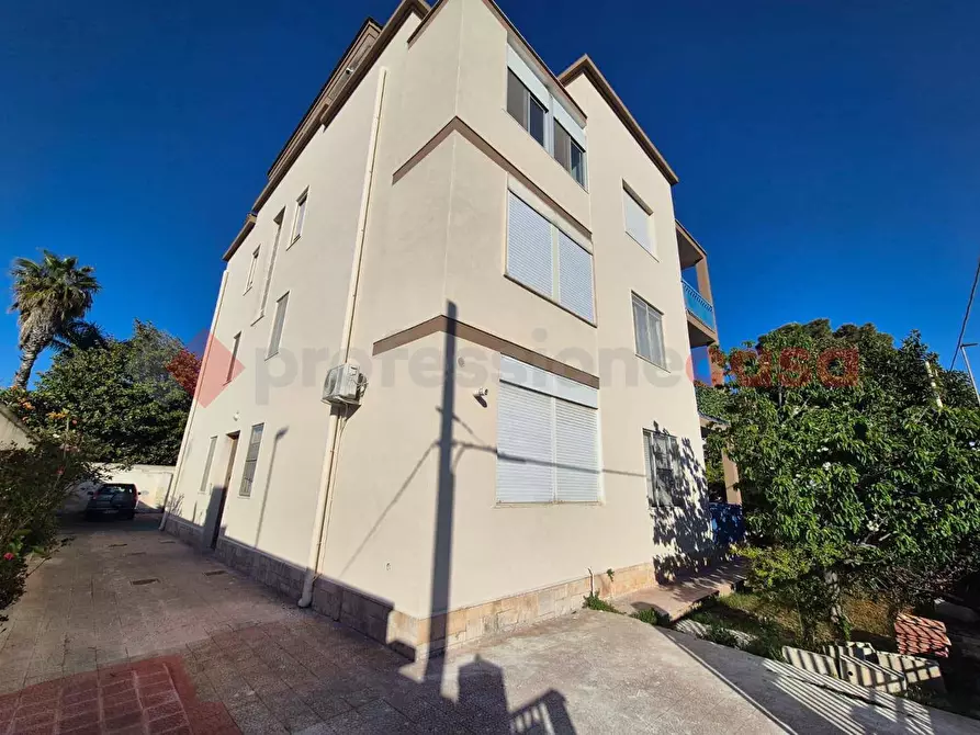 Immagine 3 di Appartamento in vendita  in Via MEDAGLIE D'ORO, 32 a Brindisi