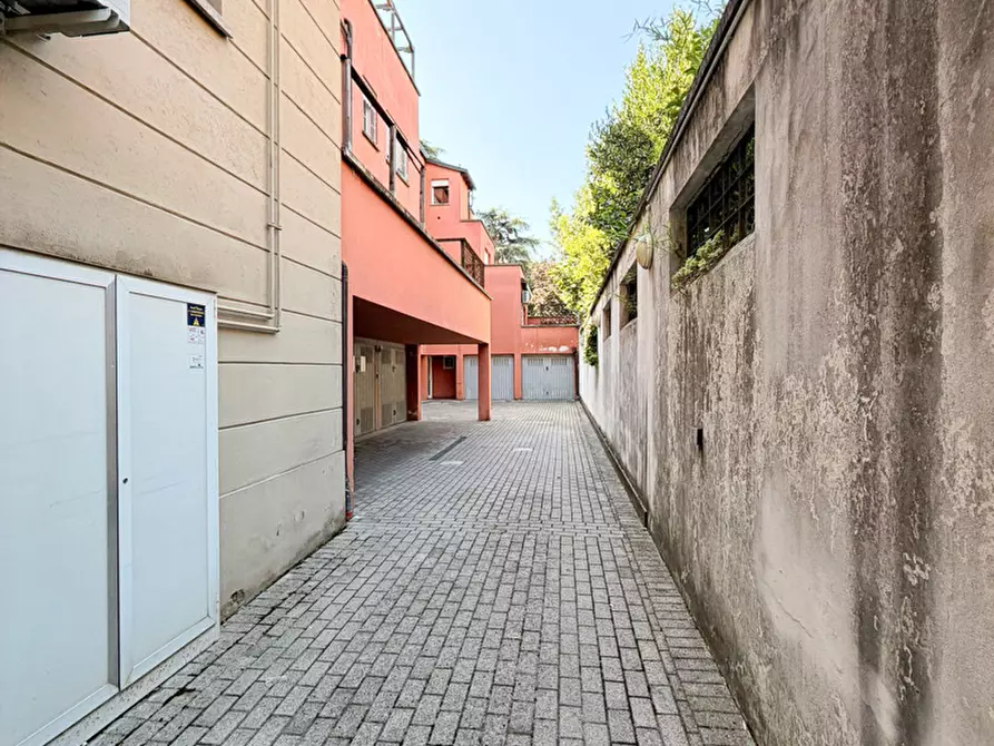 Immagine 15 di Appartamento in vendita  in Via Franco Bolognese, 8 a Bologna