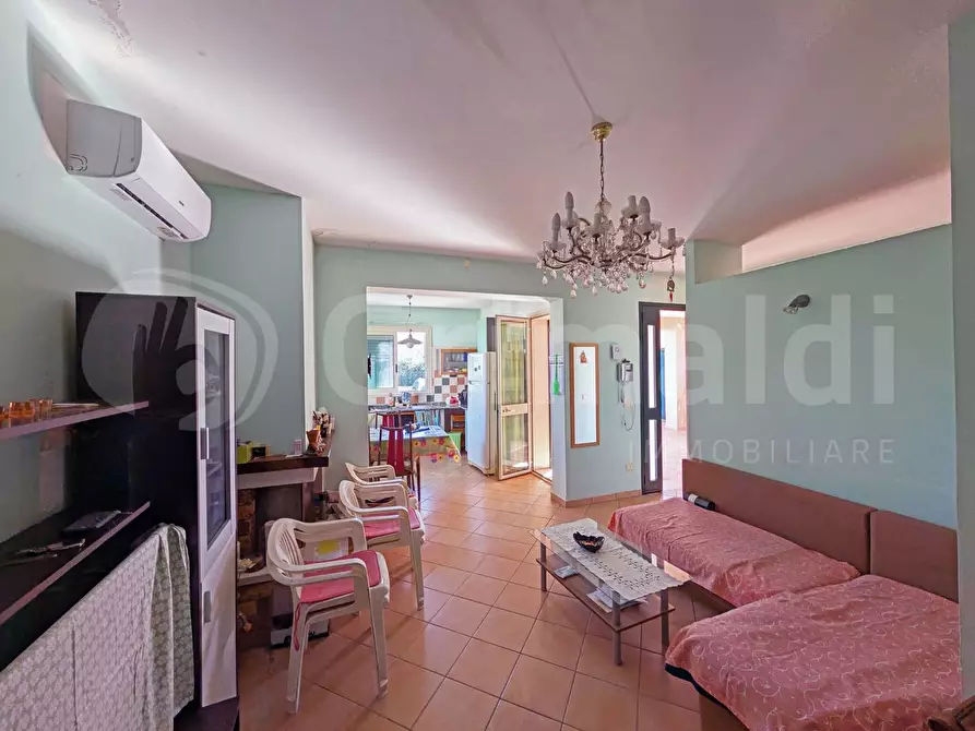 Immagine 9 di Villa in vendita  in Via Libeccio Trav.2, 6 a Avola