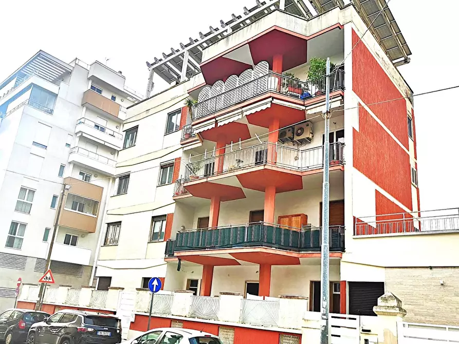 Immagine 3 di Appartamento in vendita  in Via MARINACCIO, 3 a Bari