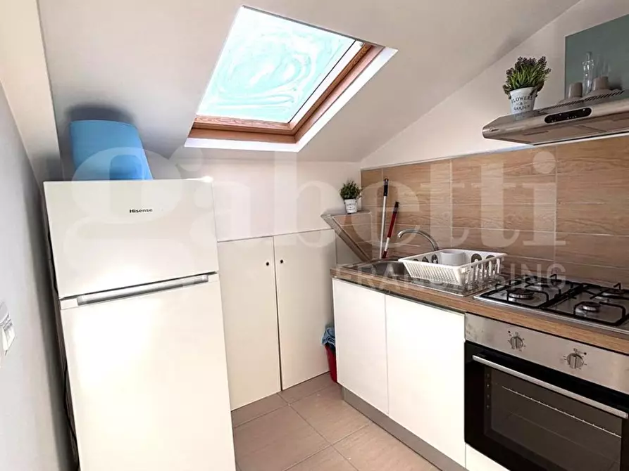 Immagine 8 di Appartamento in vendita  in Corso G. Garibaldi a Napoli