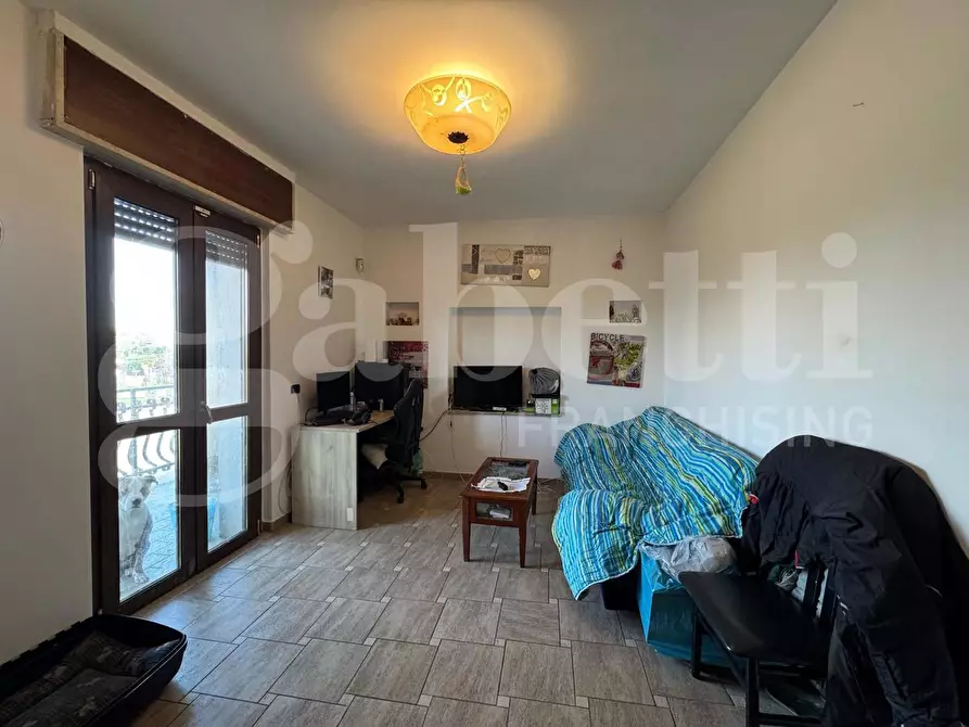 Immagine 3 di Appartamento in vendita  in Via taglio delle cinque miglia, 138 a Nettuno