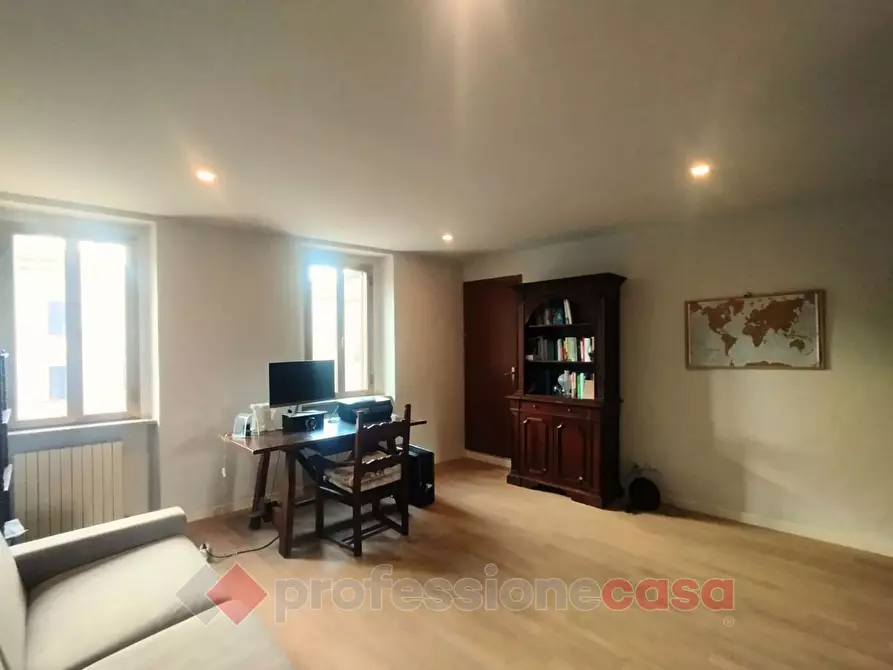 Immagine 11 di Appartamento in vendita  in Piazza Giuseppe Mazzini a Bastia Umbra