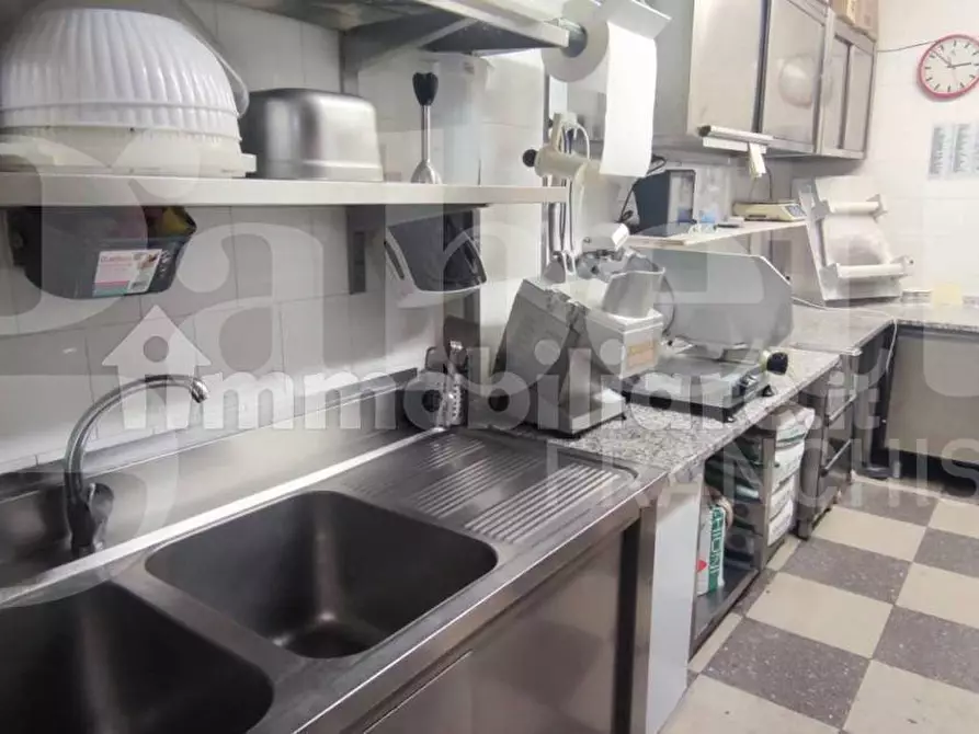 Immagine 12 di Bar / Ristorante in vendita  in Via Antonio Silvani, 37/39 a Roma