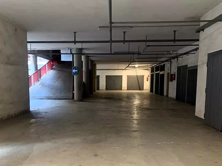 Immagine 8 di Box auto in vendita  in Viale Roma, 7 a Bologna