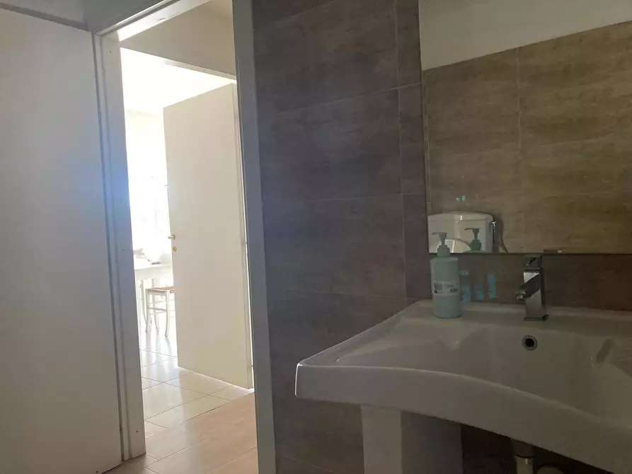 Immagine 41 di Bar / Ristorante in vendita  in Viale dellâerica a Cellole