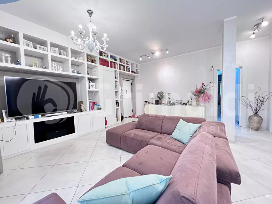 Immagine 1 di Appartamento in vendita  in Via Cassia, 831 a Roma