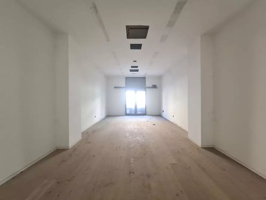 Immagine 8 di Negozio in affitto  in Corso Volsci, snc a Sora