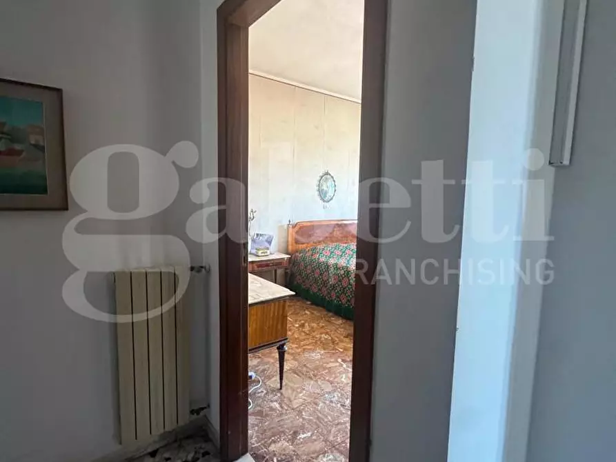 Immagine 39 di Appartamento in vendita  in Piazza Ernesto Cesaro, 55 a Torre Annunziata