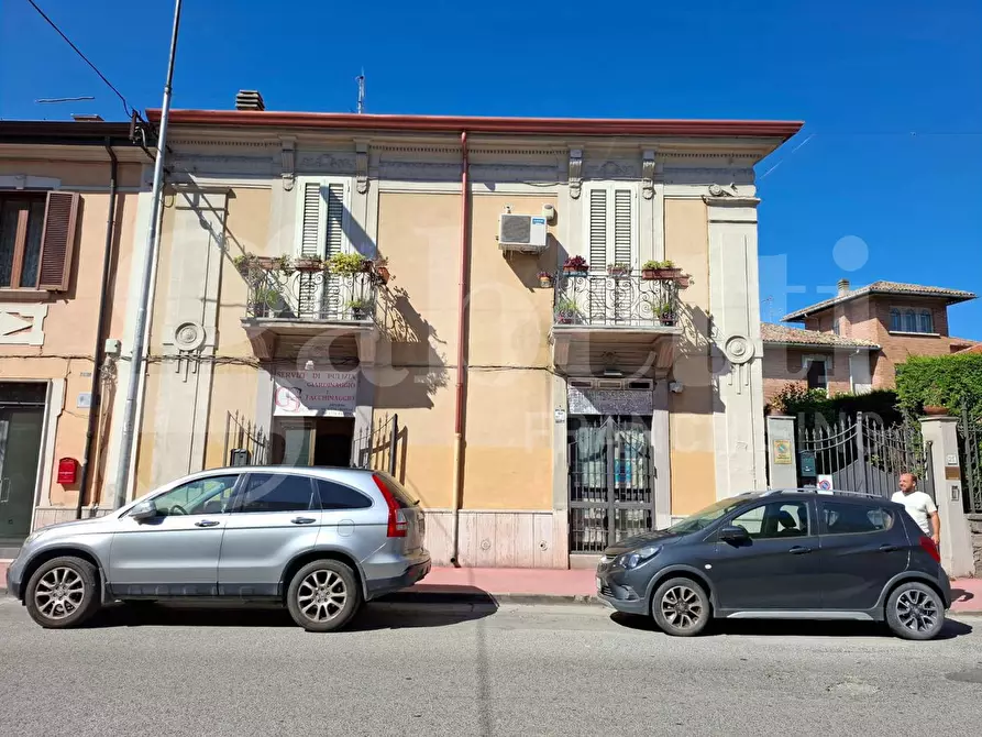 Immagine 1 di Negozio in affitto  in Via Roma, 21 a Sora