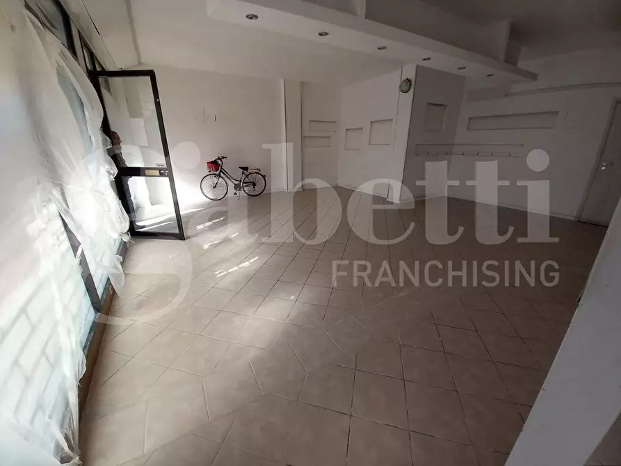 Immagine 8 di Negozio in affitto  in Via BORGO SAN GIOVANNI - VIA GRANATIERI DI SARDEGNA, 00 a Chioggia