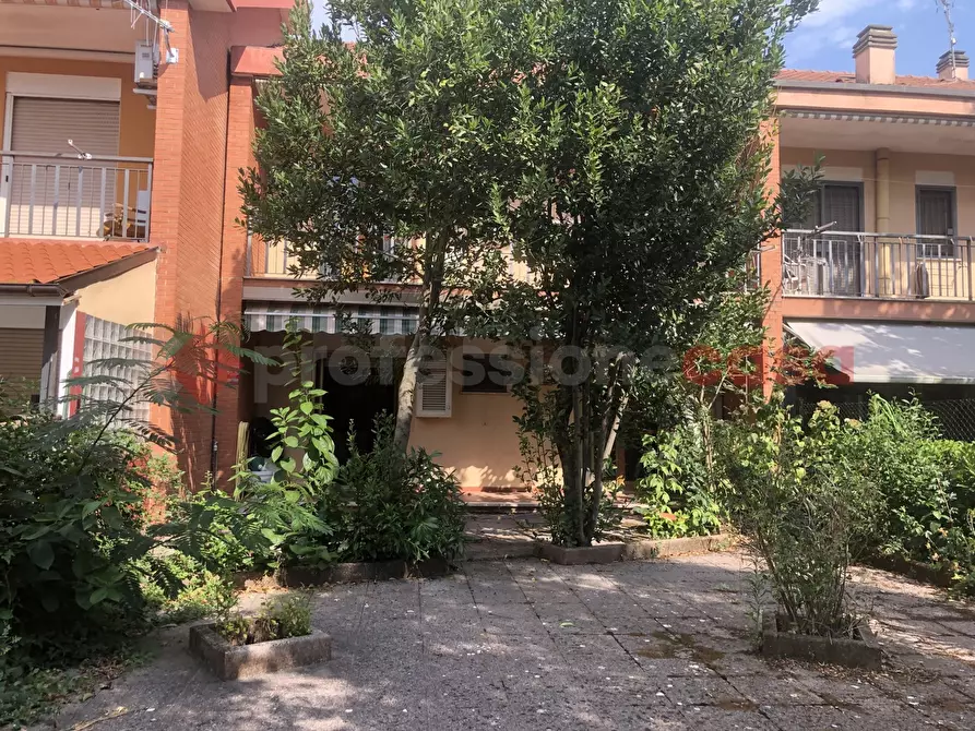 Immagine 43 di Villetta a schiera in vendita  in Via Germania, 47 a Alatri