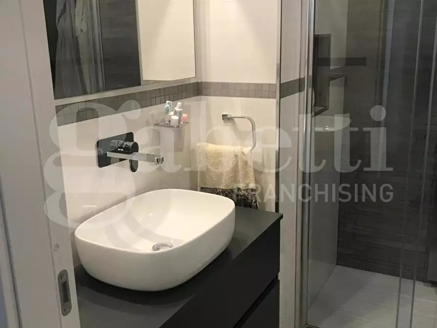 Immagine 9 di Appartamento in affitto  in Via Maresca a Torre Annunziata