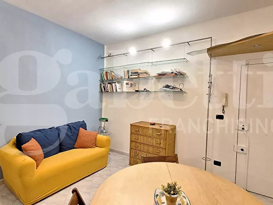 Immagine 3 di Appartamento in affitto  in Via Giovanni Paladino a Napoli