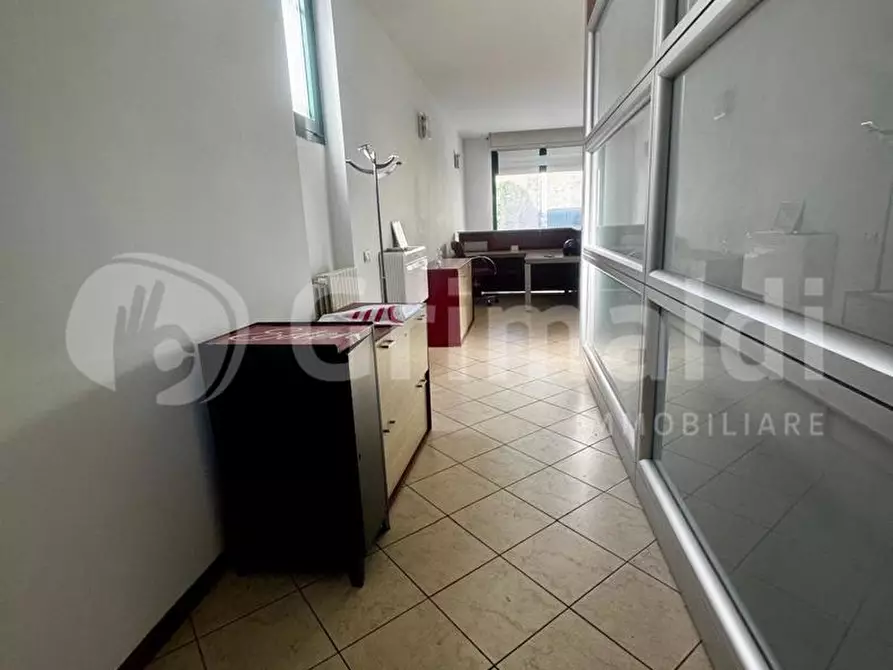 Immagine 7 di Ufficio in affitto  in Via Milano, 15 a Usmate Velate