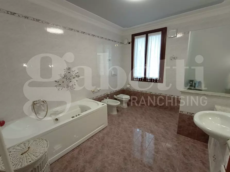 Immagine 14 di Villa in vendita  in Via CONA, Via Trieste, 21 a Cona