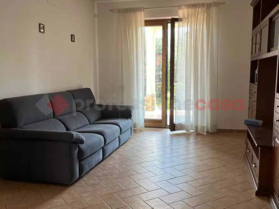 Immagine 5 di Casa bifamiliare in vendita  in Via Isole dei Ciclopi a Roma