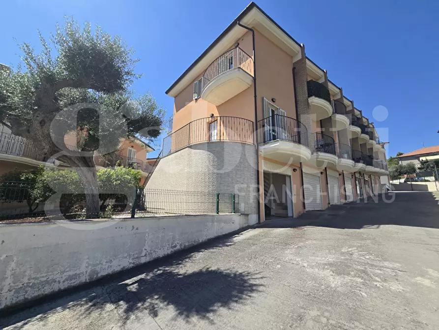 Immagine 22 di Appartamento in vendita  in Via vascello, 9 a Tortoreto