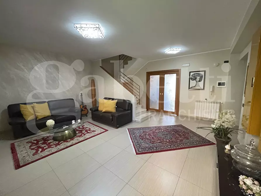Immagine 16 di Villa in vendita  in Via Madonna dell'Indirizzo, 62 a Trecastagni