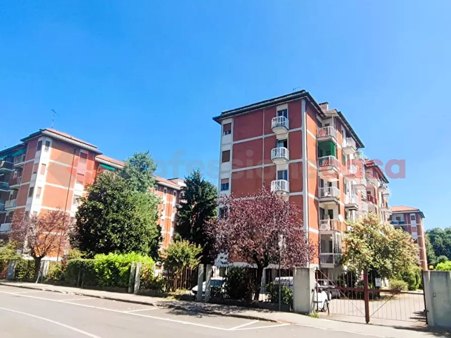 Immagine 3 di Appartamento in vendita  in Via TOGLIATTI, 11 a Locate Di Triulzi