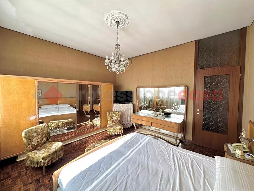 Immagine 43 di Villa in vendita  in Via Delle Robinie a Opera