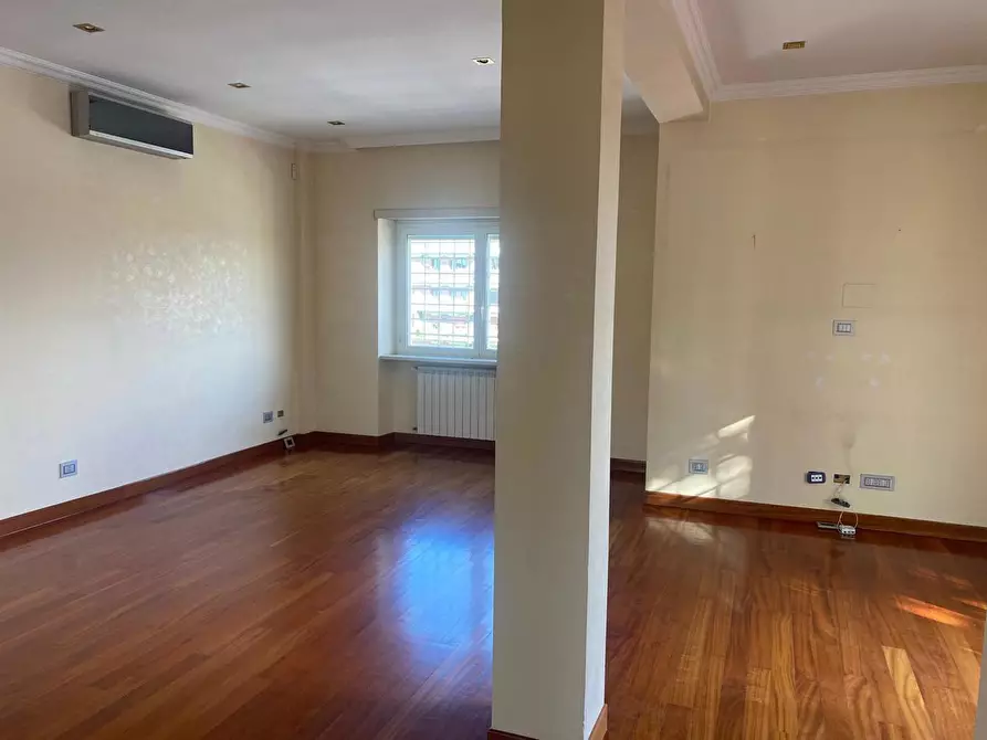 Immagine 17 di Appartamento in affitto  in Via Della Pineta Sacchetti, 100 a Roma