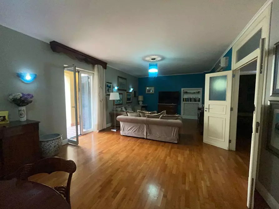 Immagine 15 di Villa in vendita  in Via campagna a Giugliano In Campania