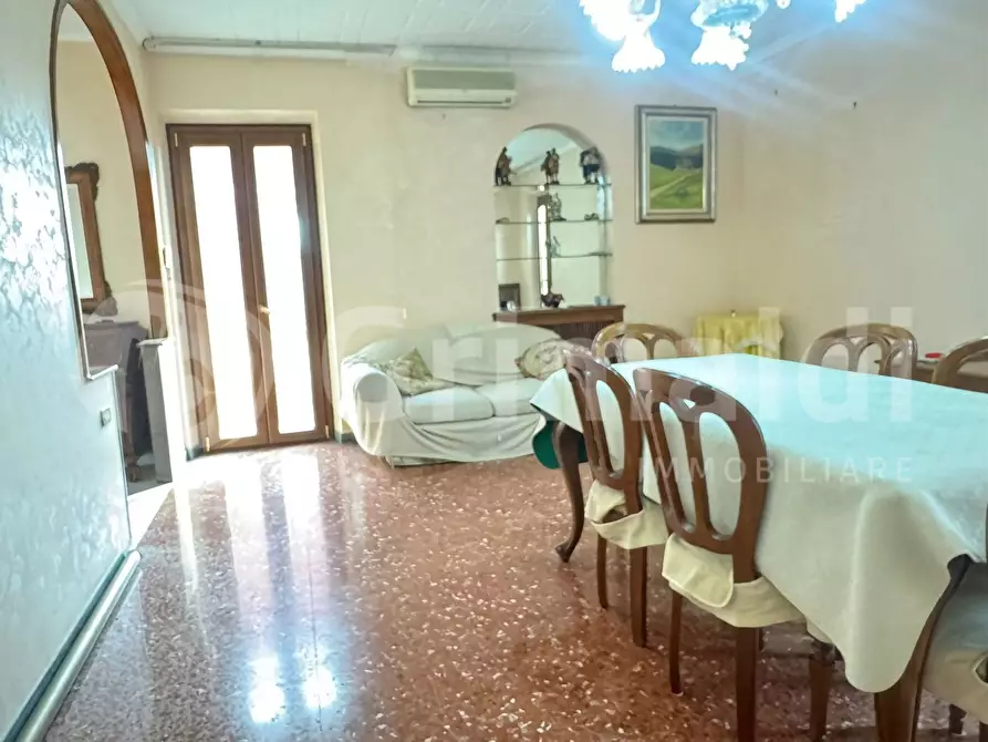 Immagine 2 di Appartamento in vendita  in Via Dei Rangoni, 56 a Roma